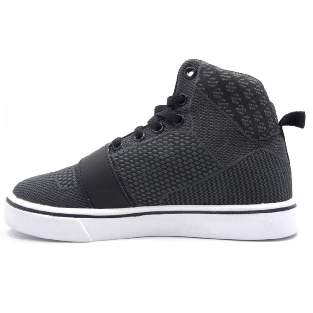 EUC Shaq sneakers